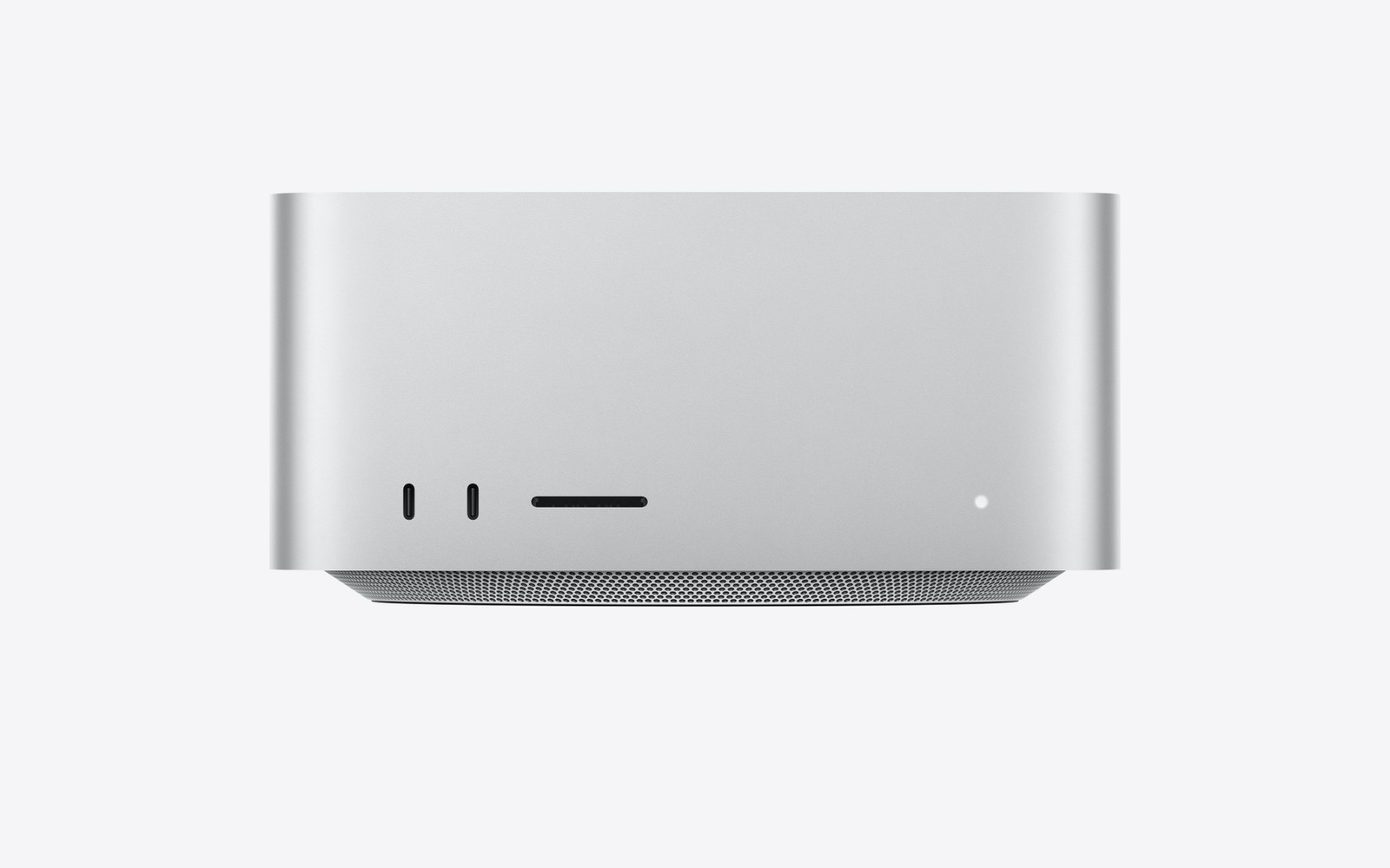 Mac Studio 정면. 전면에 USB-C 2개와 SDXC 카드 슬롯